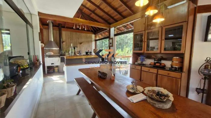Casa com ELEVADOR; 5 quartos; 5 vagas; para venda no condomínio Ville de Montagne em Nova 