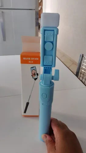 Bastão Pau de selfie Tripé Retrátil Com Luz LED Controle<br><br>Bluetooth Celular