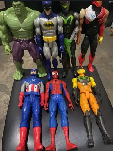 Bonecos de 30 cm