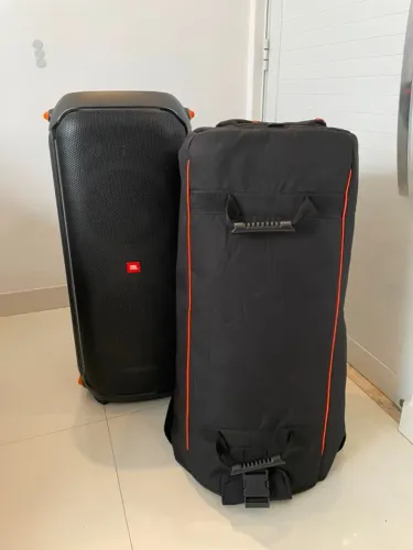 JBL PartyBox 710 + capa + 2 Microfones JBL