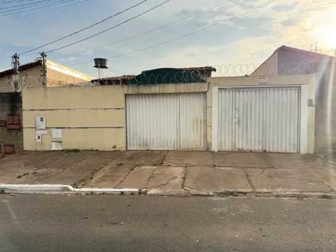 Casa 3 quartos com suíte ao lado da vila pedroso