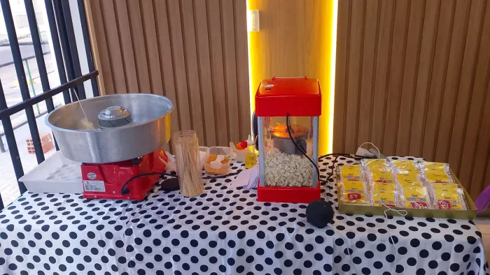 Pipoqueira + algodão DOCE