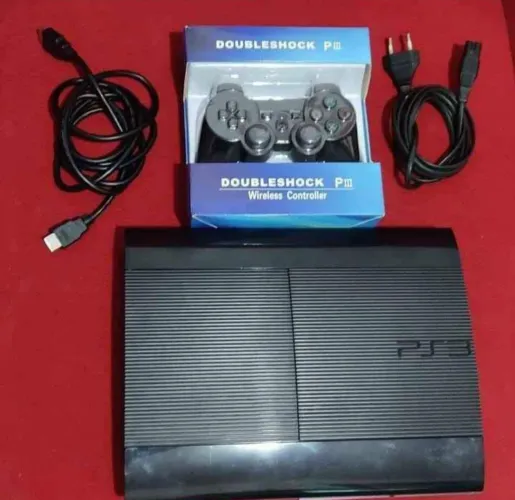 Playstation 3 slim conservado completo cheio de Jogos. Aceito cartão. Só venda
