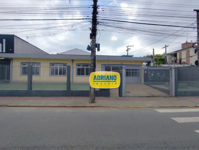 Casa com 6 dormitórios para alugar, 215 m² por R$ 7.216,71/mês - Capoeiras - Florianópolis