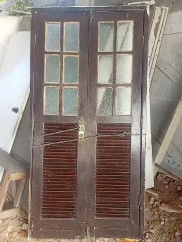 Porta de Jatobá de duas bandas largura 1m altura 2,10 valo $800 só ligar *71 o zap
