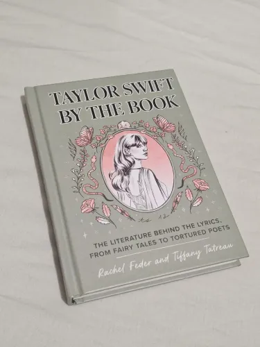 Livro Taylor Swift By The Book