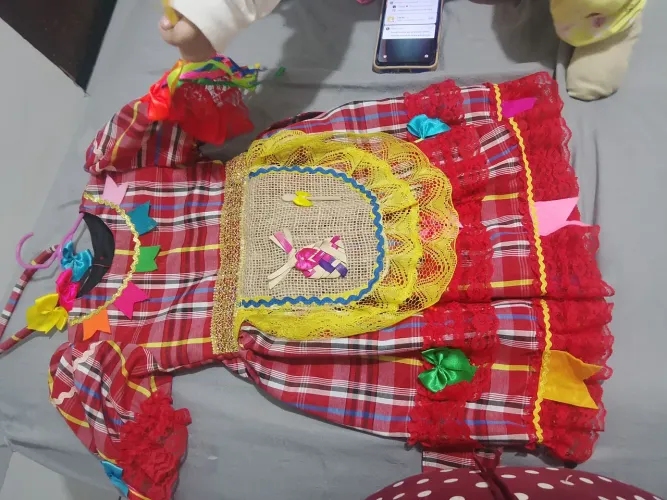 Vendo vestido e bota infantil