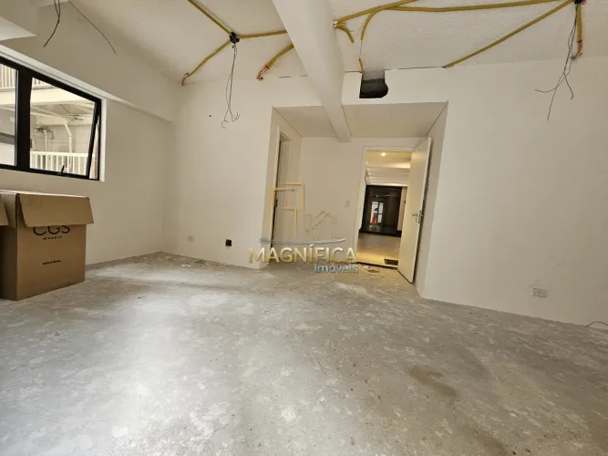 Sala Comercial - Bigorrilho. Que tal montar sua empresa em um magnífico imóvel localizado