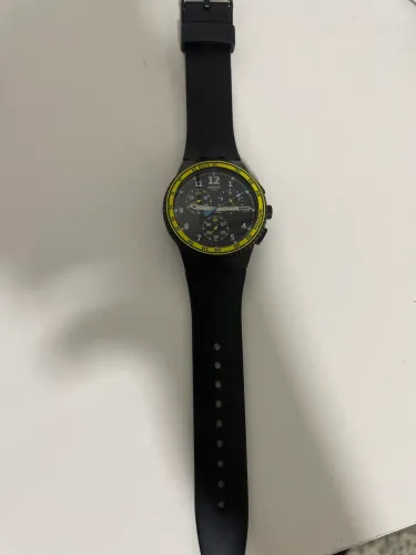 Swatch swiss Preto com amarelo 