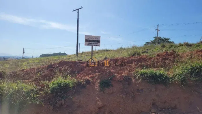 Maravilhoso terreno a venda em Pinhalzinho/SP, com 1.000 m², semi plano, ótima topografia,