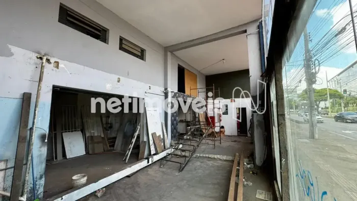 Excelente oportunidade comercial na Av. Raja Gabaglia!