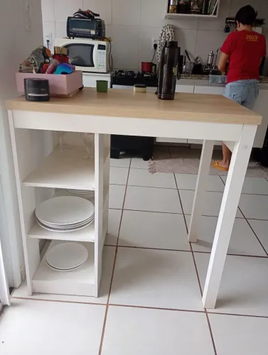 Bancada com prateleira 