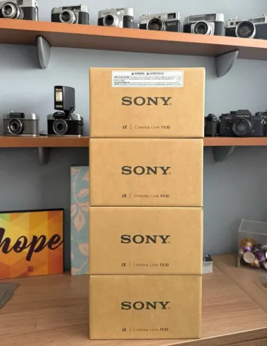 Câmera Sony FX30 Lacrada (Somente Corpo)