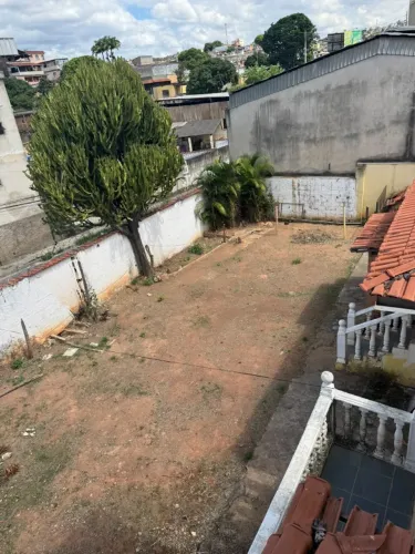 Casa Grande em Belo Horizonte Goiania B perto de escola pública