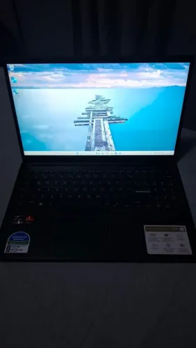 Notebook ASUS Vivobook Go 15 (Ryzen 3, SSD 256GB) - Não aceito troca
