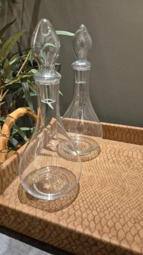 Jogo com 2 Decanters de Vidro para Vinho, Whisky ou Licor