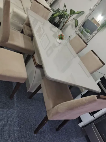 Conjunto mesa com 6 cadeiras de madeira maciça!
