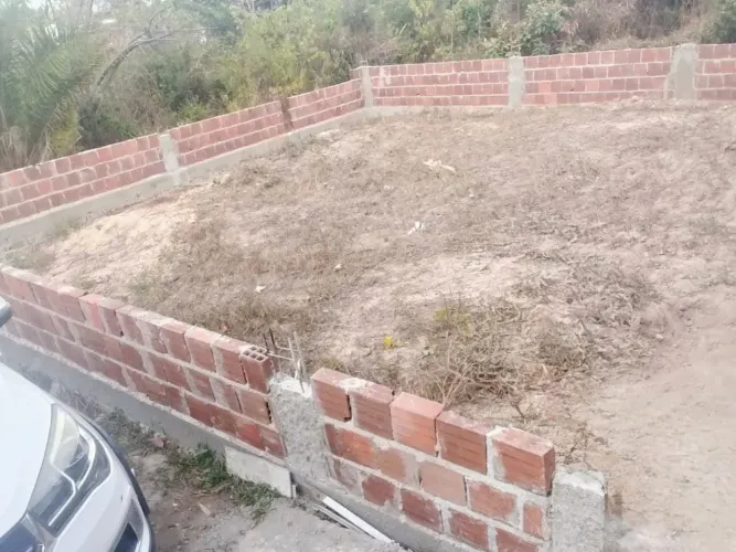 Terreno em xaréu/enseada dos corais