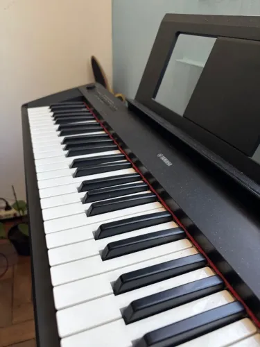 Piano Yamaha Piaggero