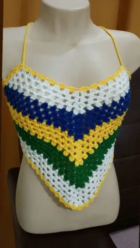 Croppeds de crochê com as cores do Brasil 