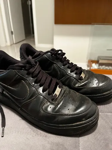 Nike Air Force 1 - Black - Usado