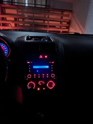 RADIO RD5 VW, MOLDURA CENTRAL POLO 2009 COM DEFEITOS E PORTAS COPOS.
