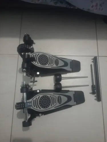 Pedal duplo de bateria