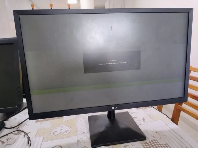 C/ Defeito: Monitor LG 24 MK430H - B