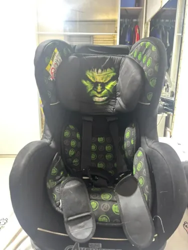 Cadeirinha de bebê menino Hulk
