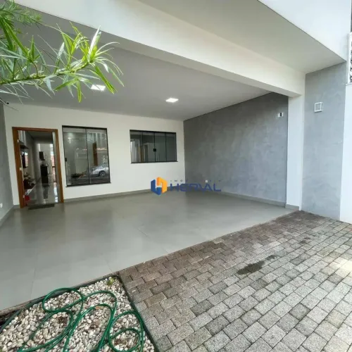 Casa com Piscina no Jardim Imperial Maringá