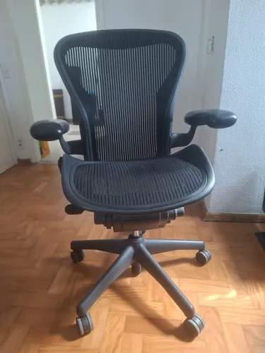 Cadeira Aeron Herman Miller Grafite