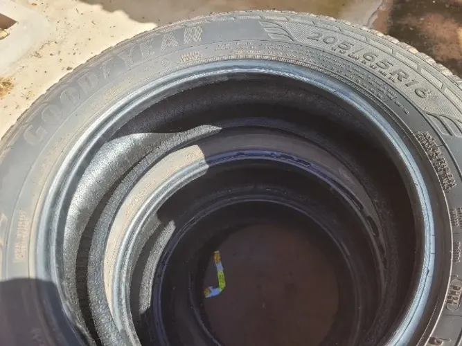 Pneu 205/65R16 Goodyear