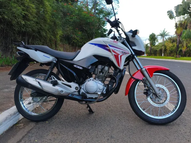 Vendo: Honda CG 150 Titan 2015