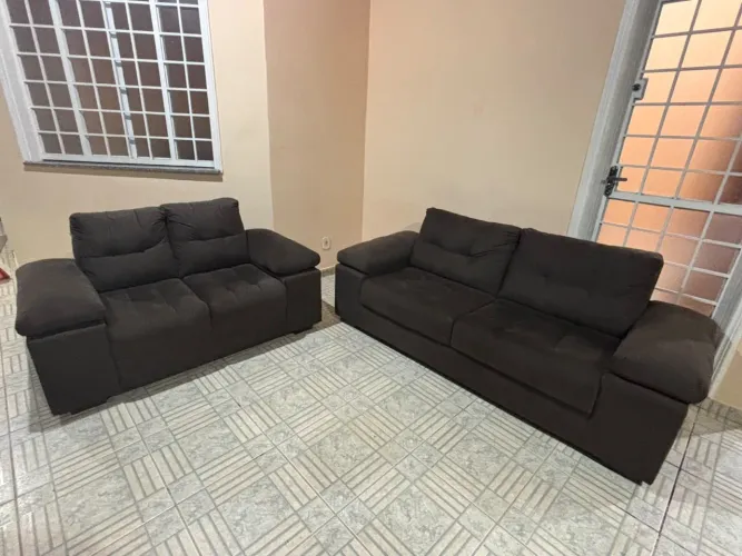Sofá de 3 e 2 lugares