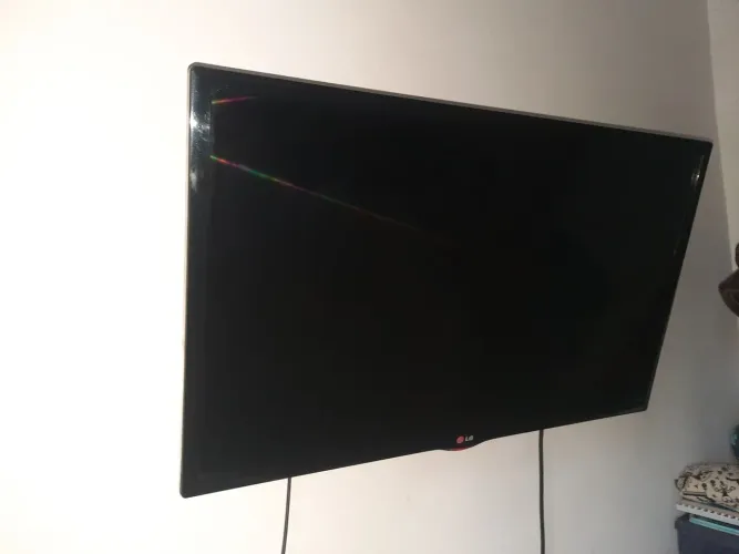 SMART TV LG 32 POLEGADAS, COM DEFEITO, TELA APAGOU, AUDIO FUNCIONA E DA SINAL DE VIDA.