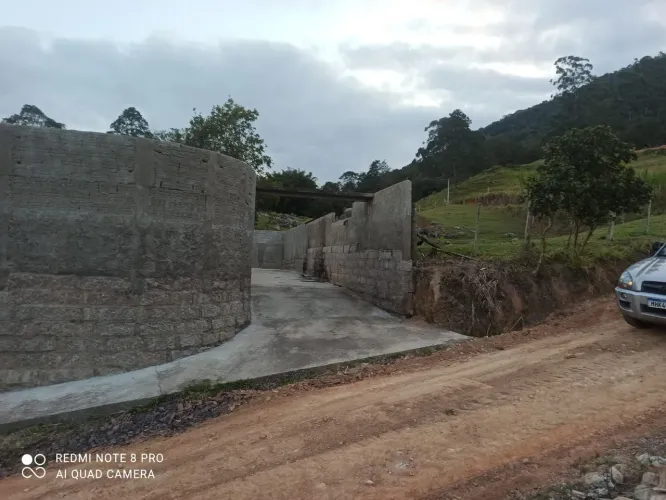 lote murado Bairro Caruru  em tubarão sc