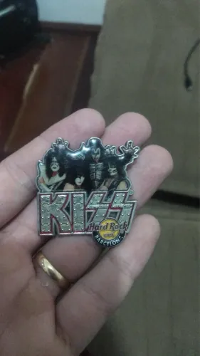 Kiss pin Barcelona edição limitada hard rock café