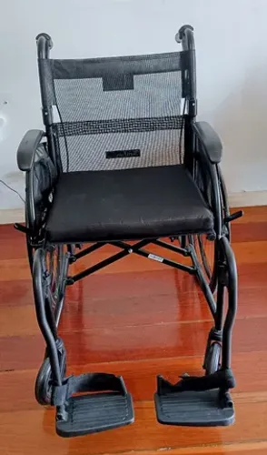 Cadeira de rodas importada