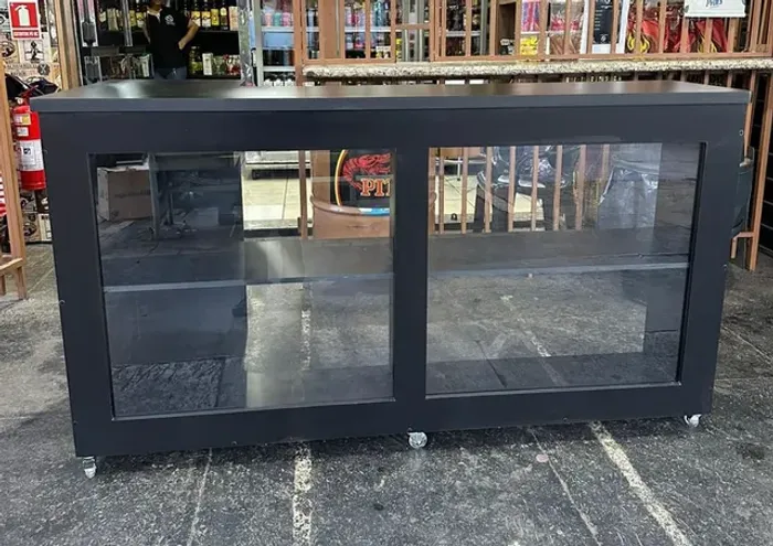 Balcão em L expositor 100%MDF com vidro