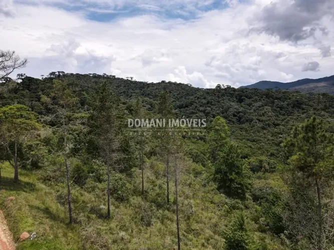 Lindo Lote de Terreno com Ótima Topografia na Região do Imbiri - Campos do Jordão/SP