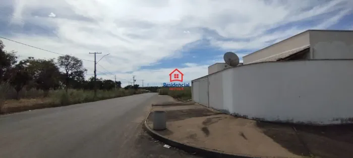 4 Casas geminadas em Luzimangues, garagem coberta - Renda R$ 3.500/mês