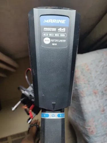 Vendo motor elétrico marine Phantom 44 novo sem uso parcelo no cartão, desconto a vista 