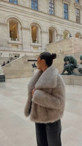 Casaco de pelo cinza estilo zara