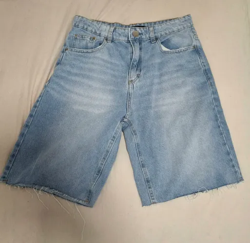 Shorts Jeans Desfiado - Moderno e Confortável