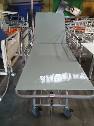 Cama Hospitalar com Regulagem 1 Manivela Rodas e Proteções Laterais