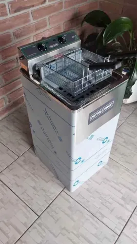 Fritadeira elétrica 15L zona fria 8000W Metalcubas - Marcos