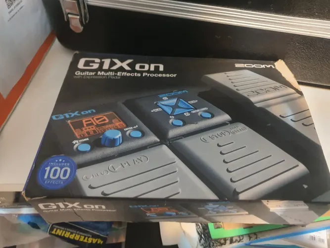 Zoom G1Xon Guitar Multi-Effects Processor