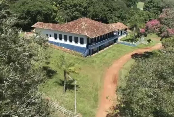 Fazenda Histórica 58,5 Alqueires ou 142 Hectares - Casarão de 1.890 - Confinamento para 20