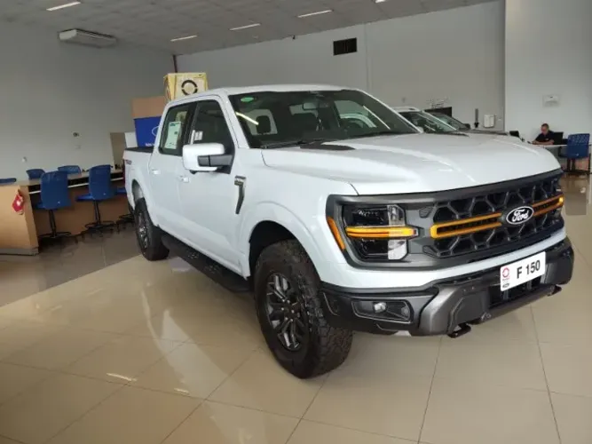 Ford F-150 Tremor 4X4 5.0 V8 2025