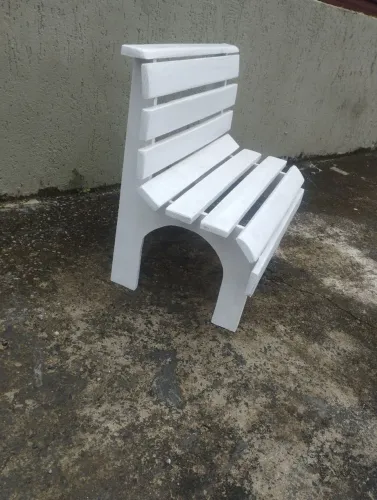 Banquinho de praça infantil